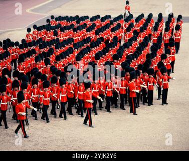 Royaume-Uni. Angleterre. Londres. Trooping the Colour. 2e bataillon Grenadier Guards. Banque D'Images