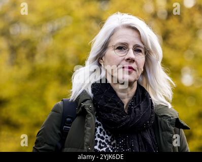 DEN HAAG - Mona Keijzer, ministre du logement et de l'aménagement du territoire, arrive au Catshuis pour le conseil des ministres. ANP REMKO DE WAAL pays-bas Out - belgique Out Banque D'Images