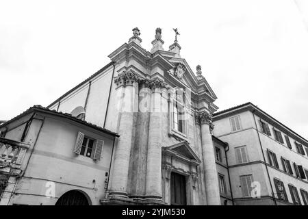 Vue extérieure du bâtiment baroque de San Giorgio, Saint George à Sienne, Toscane, Italie. Banque D'Images