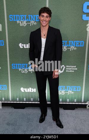 West Hollywood, CA. 14 novembre 2024. Noah Beck à la première de Tubi's Sidelinée : The QB and me le 4 novembre 2024 au London West Hollywood à West Hollywood, Californie. Crédit : Faye Sadou/Media Punch/Alamy Live News Banque D'Images