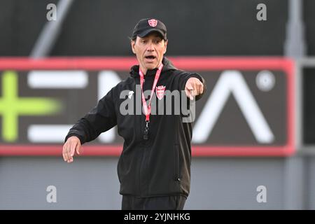 Monza, Italie. 15 novembre 2024. Alessandro Nesta, entraîneur-chef d'AC Monza, lors d'une séance d'entraînement au Centro Sportivo Silvio et Luigi Berlusconi-Monzello à Monza, Italie - vendredi 15 novembre 2024. Sport - Soccer (photo AC Monza/LaPresse par Studio Buzzi) crédit : LaPresse/Alamy Live News Banque D'Images