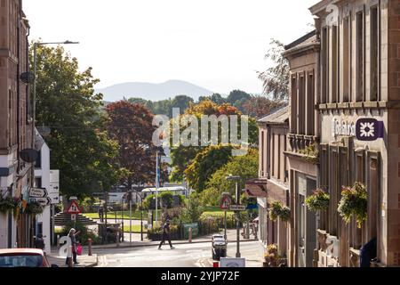 Vue sur Allan Street en direction du Wellmeadow, Blairgowrie, Perthshire, Écosse Banque D'Images