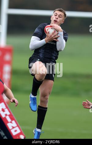 Cardiff, Royaume-Uni. 15 novembre 2024. Cameron Winnett du pays de Galles lors de l'entraînement de l'équipe de rugby du pays de Galles, Hensol, Vale of Glamorgan, vendredi 15 novembre 2024. L'équipe s'entraîne avant le prochain match international d'automne contre l'Australie. photo par Andrew Orchard/Alamy Live News Banque D'Images