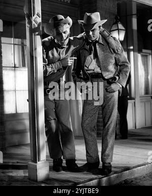 Tab Hunter, James Darren, sur le plateau du film WESTERN, 'Gunman's Walk', Columbia Pictures, 1958 Banque D'Images