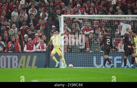 Parken, Copenhague, Danemark. 15 novembre 2024. Mikel Oyarzabal, d’Espagne, célèbre le premier but de l’équipe lors d’un match de l’UEFA Nations League, Danemark contre Espagne, à Parken, Copenhague, Danemark. Ulrik Pedersen/CSM/Alamy Live News Banque D'Images