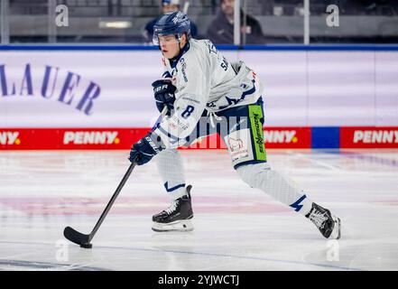 Joshua Samanski (Straubing Tigers, #8). GER, EHC Red Bull Muenchen v. Straubing Tigers, Eishockey, DEL, 16. Spieltag, saison 2024/2025, 15.11.2024. Foto : Eibner-Pressefoto/Heike Feiner Banque D'Images