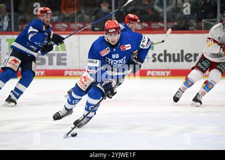 Kyle Platzer (Schwenninger Wild Wings #88) Schwenninger Wild Wings gegen Duesseldorfer EG, Eishockey, DEL, Spieltag 16, saison 2024/2025, 15.11.2024 Foto : Eibner-Pressefoto/Sven Laegler Banque D'Images