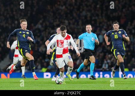 Glasgow, Royaume-Uni. 15 novembre 2025. L'Écosse a joué la Croatie à Hampden Park, Glasgow, Écosse, Royaume-Uni en UEFA Nations League 2025. Le score était Ecosse 1-0 Croatie avec le but marqué par John McGinn, Ecosse 7, en 86 minutes. Crédit : Findlay/Alamy Live News Banque D'Images