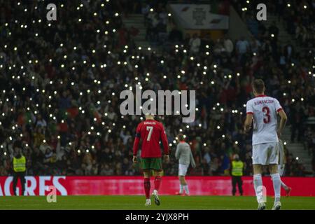 Porto, Portugal. 15 novembre 2024. PORTO, PORTUGAL - 15 NOVEMBRE : Cristiano Ronaldo réagit lors du match du Groupe A1 de l'UEFA Nation League entre le Portugal et la Pologne au stade Dragão le 15 novembre 2024 à Porto, Portugal. (Photo de Sergio Mendes/PxImages) crédit : Px images/Alamy Live News Banque D'Images