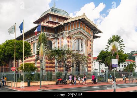 Fort-de-France, Martinique - 3 janvier 2018 : la Bibliothèque Schoelcher, un bâtiment historique et architectural unique, attire les visiteurs dans la ville ce Banque D'Images