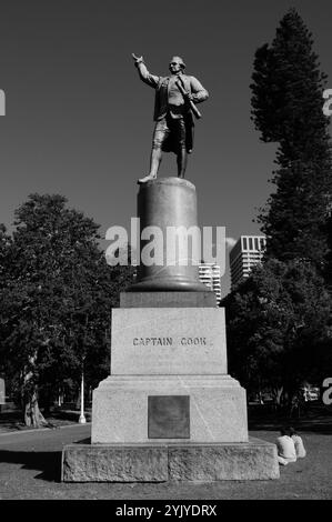 Statue et mémorial du capitaine James Cook à Hyde Park South, Sydney Australie Banque D'Images