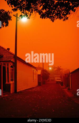 2009 tempête de poussière australienne, Sydney comme vécue dans la banlieue ouest intérieure de Marrickville, tôt le matin du 22 septembre Banque D'Images