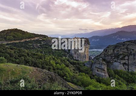 Formations de grès, ciel nocturne au-dessus des Météores, Thessalie, Grèce, Europe Banque D'Images