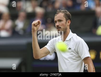 Joueur de tennis russe Daniil Medvedev célébrant aux Championnats de Wimbledon 2024, Londres, Angleterre, Royaume-Uni, Europe Banque D'Images