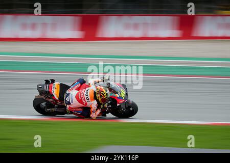 Augusto Fernandez d'Espagne roule pour Red Bull GASGAS Tech3 vu en action lors des essais libres du vendredi du Grand Prix Motul Solidarity de Barcel Banque D'Images