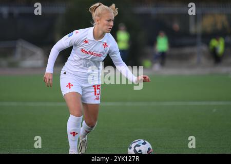 Cercola, Italie, 16 novembre 2024 Sofie Bredgaard d'ACF Fiorentina en action pendant le Soccer - Italien Serie A Women entre Napoli Femminile vs ACF Fiorentina :Agostino Gemito/ Alamy Live News Banque D'Images