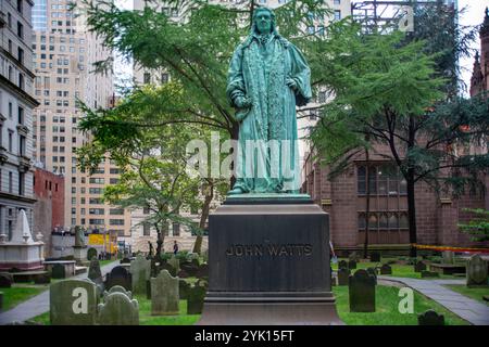 Monument statue à John Watts dans le cimetière de l'église Trinity à New York, Manhattan, États-Unis Banque D'Images