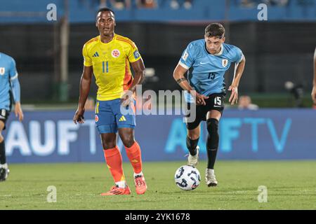 Montevideo, Uruguay - 16 novembre 2024 : L'équipe nationale uruguayenne de football affronte la Colombie dans un match de qualification très attendu pour la Coupe du monde à l'historique Estadio Centenario. Les deux équipes rivalisent férocement, démontrant leurs compétences et leur détermination alors qu'elles luttent pour des points cruciaux dans les compétitions de qualification sud-américaines. Le stade, rempli de fans passionnés, offre une atmosphère électrisante pour cette rencontre clé. (Photo de Gaston Britos/FocoUy/UNAR photo) crédit : UNAR photo/Alamy Live News Banque D'Images