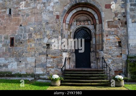 Opatow, Pologne, 11 novembre 2023 Eglise romane Saint Martin de Tours dans la voïvodie de swietokrzyskie, monument historique polonais Banque D'Images