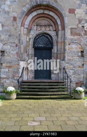 Opatow, Pologne, 11 novembre 2023 Eglise romane Saint Martin de Tours dans la voïvodie de swietokrzyskie, monument historique polonais Banque D'Images