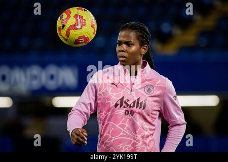 Londres, Royaume-Uni. 16 novembre 2024. Londres, Angleterre, 16 novembre 2024 : Khadija Shaw (21 Manchester City) s'échauffe avant le match de Super League féminin entre Chelsea et Manchester City au Stamford Bridge à Londres, en Angleterre. (Pedro Porru/SPP) crédit : SPP Sport Press photo. /Alamy Live News Banque D'Images
