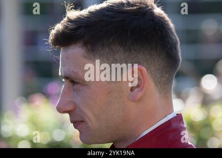 Ascot, Berkshire, Royaume-Uni. 19 octobre 2024. Le jockey irlandais Oisin Murphy a été couronné champion de Flat Racing Jockey 2024 à l’hippodrome d’Ascot lors de la Journée des champions britanniques QIPCO aujourd’hui. Cela fera de lui un quadruple Jockey Champion. OISIN a précédemment réclamé la couronne en 2019, 2020 et 2021. Crédit : Maureen McLean/Alamy Banque D'Images