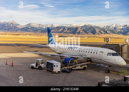 BOZEMAN, MT -12 NOVEMBRE 2024 : vue d'un avion de United Airlines à l'aéroport international de Bozeman Yellowstone BZN. Banque D'Images