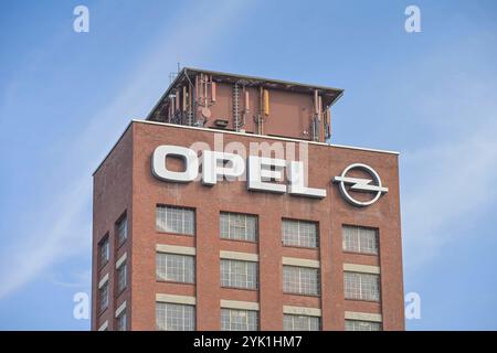 Opeltum, Opelwerk, Rüsselsheim, Hessen, Deutschland *** Opeltum, usine Opel, Rüsselsheim, Hesse, Allemagne Banque D'Images