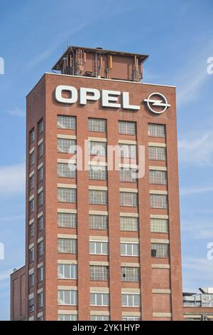 Opeltum, Opelwerk, Rüsselsheim, Hessen, Deutschland *** Opeltum, usine Opel, Rüsselsheim, Hesse, Allemagne Banque D'Images