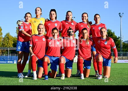 Cercola - Napoli, Italie. 16 novembre 2024. L’équipe Napoli Women pose pour la photographie devant la série A féminine entre Napoli et ACF Fiorentina à l’Arena Giuseppe Piccolo le 16 novembre 2024 à Cercola, en Italie. Crédit : Nicola Ianuale/Alamy Live News Banque D'Images