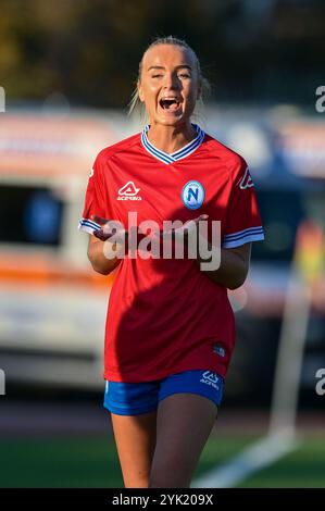 Cercola - Napoli, Italie. 16 novembre 2024. Matilde Lundorf de Napoli Women gestes lors de la série A entre Napoli et ACF Fiorentina au Stadio Giuseppe Piccolo le 16 novembre 2024 à Cercola, Italie. Crédit : Nicola Ianuale/Alamy Live News Banque D'Images