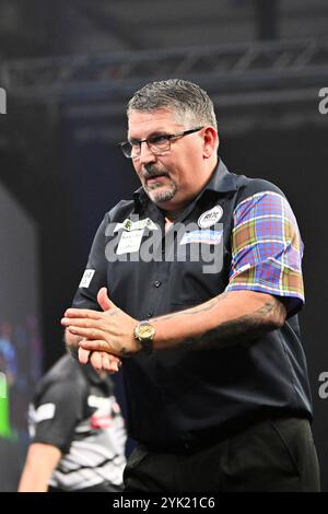 WV Active, Aldersley, Wolverhampton, Royaume-Uni. 16 novembre 2024. 2024 PDC Grand Slam of Darts, jour 8 ; Gary Anderson Credit : action plus Sports/Alamy Live News Banque D'Images