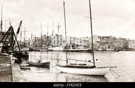 Détail du port d'Anzio au milieu des années 1930 Banque D'Images