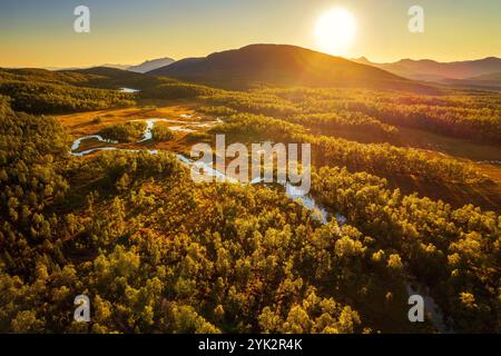 Été, vue aérienne, rivière, lac, Senja, Skaland, Norvège, Europe Banque D'Images