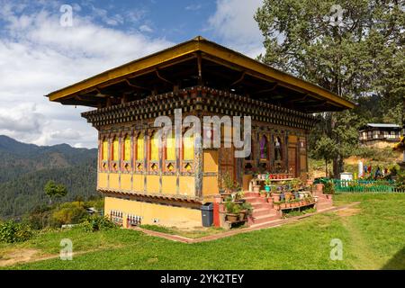 Architecture bhoutanaise traditionnelle au temple Tashigang Gonpa. Banque D'Images