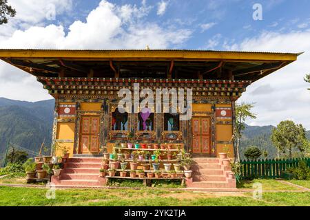 Architecture bhoutanaise traditionnelle au temple Tashigang Gonpa. Banque D'Images