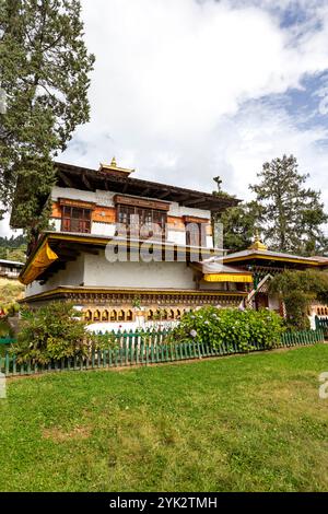 Architecture bhoutanaise traditionnelle au temple Tashigang Gonpa. Banque D'Images