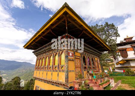 Architecture bhoutanaise traditionnelle au temple Tashigang Gonpa. Banque D'Images