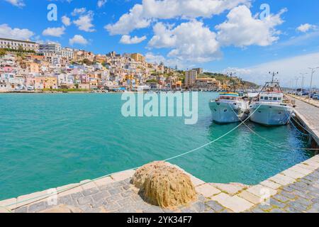 Vue sur le port de Sciacca, Sciacca, district d'Agrigente, Sicile, Italie Banque D'Images