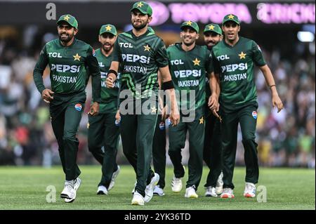 Sydney, Australie. 16 novembre 2024. L'équipe du Pakistan lors du deuxième match masculin T20I entre l'Australie et le Pakistan au Sydney Cricket Ground. L'Australie a remporté le deuxième match T20I contre le Pakistan en 13 courses au Sydney Cricket Ground. L'Australie mène la série T20 2-0 avec le dernier match T20 qui se jouera le 18 novembre au Bellerive Oval en Tasmanie. Australie : 147/9 (20 overs), Paklistan : 134/10 (19,4 overs). Crédit : SOPA images Limited/Alamy Live News Banque D'Images