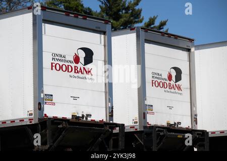 La Central Pennsylvania Food Bank est une organisation à but non lucratif engagée à éradiquer la faim dans 27 comtés du centre de la Pennsylvanie. En travaillant avec plus de 1 130 organismes et programmes locaux, ils servent plus de 253 000 personnes dans le besoin chaque mois par le biais de leurs deux centres Healthy Food, situés à Harrisburg et Williamsport. (Photo USDA de Christophe Paul) Banque D'Images
