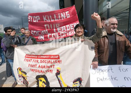 Londres, Royaume-Uni. 20 mai 2017. Les gens protestent devant The Guardian à Londres pour appeler à la fin des mensonges et de la censure de la presse britannique sur les événements au Venezuela. Ils disent que les troubles actuels sont une tentative de coup d'État de droite visant à renverser le président Maduro et la révolution bolivarienne de la classe ouvrière, soutenue par les États-Unis, que la presse vénézuélienne privée présente sous une fausse image comme des manifestations "pro-démocratie" et omet de signaler leurs attaques contre les hôpitaux, les écoles et les villes socialistes qui ont fait de nombreuses morts. La protestation a eu lieu au Guardian car ce journal a récemment appelé à des élections démocratiques Banque D'Images