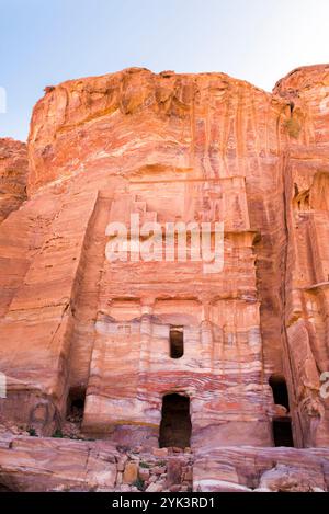 Les tombes royales dans la partie sud de la ville historique et archéologique nabatéenne de Pétra, site du patrimoine mondial de l'UNESCO, Jordanie, proche-Orient, Southe Banque D'Images