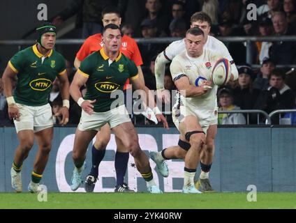 Londres, Royaume-Uni. 16 novembre 2024. L'Anglais Ben Earl (Saracens) en action lors de l'Autumn International Rugby entre l'Angleterre et l'Afrique du Sud Allianz Stadium, Twickenham, Londres le 16 novembre 2024 Credit : action Foto Sport/Alamy Live News Banque D'Images