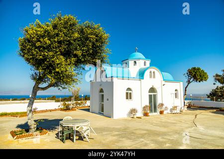 Sentiment de vacances dans le sud de la mer Égée sur la belle île grecque ensoleillée de Kos sur la plage de Limnionas et Kohilari - Grèce Banque D'Images