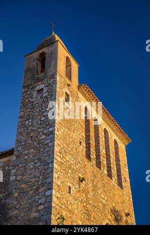 FR : Eglise de Sant Miquel de Ventalló un après-midi d'automne (Alt Empordà, Gérone, Catalogne, Espagne) ESP : Iglesia de Sant Miquel de Ventalló en una t Banque D'Images