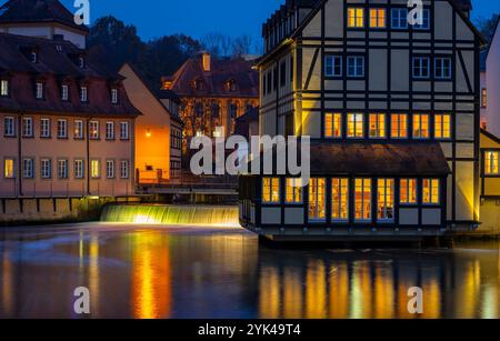 Bâtiments à colombages à Bamberg la nuit, haute-Franconie, Bavière, Allemagne, Europe Banque D'Images