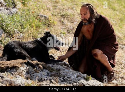 RALPH FIENNES dans LE RETOUR (2024), réalisé par UBERTO PASOLINI. Crédit : Heretic / Ithaca films / Marvelous Productions / album Banque D'Images