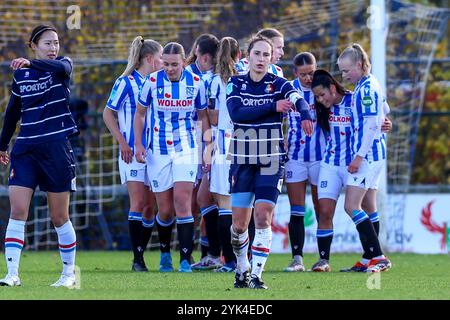 Heerenveen, pays-Bas. 17 novembre 2024. HEERENVEEN, PAYS-BAS - 17 NOVEMBRE : Soraya Verhoeve de Telstar est déçue lors du match Eredivisie féminin d'Azerion entre SC Heerenveen et Telstar au Sportpark Skoatterwâld le 17 novembre 2024 à Heerenveen, pays-Bas. (Photo de Pieter van der Woude/Orange Pictures) crédit : Orange pics BV/Alamy Live News Banque D'Images