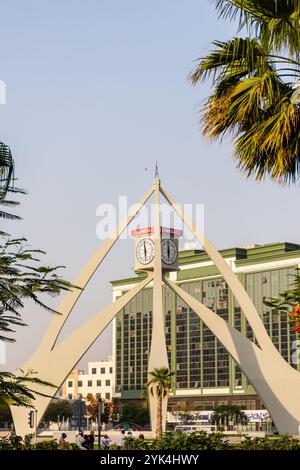 La tour de l'horloge Deira avec des cadrans Omega à Dubaï, Émirats arabes Unis Banque D'Images